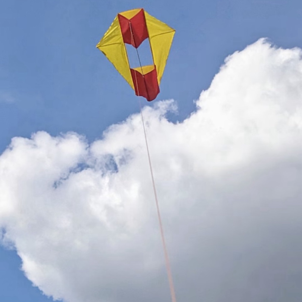 Vintage yellow and black 3-dimensional box kite - Picture 3 of 7